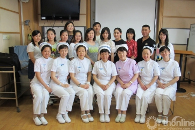 手术室进修合影.png