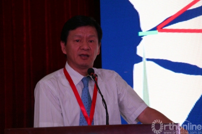 陈仲强1.jpg