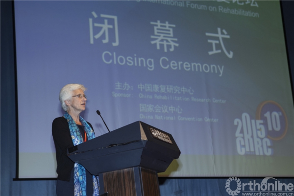 贝维斯女士对大会的成功举办表示祝贺.jpg