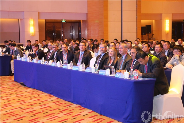 3 国际讲师团教育峰会各位讲师团成员出席会议并作出经常报告.jpg