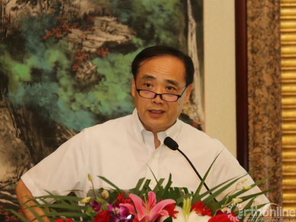 洪毅教授.JPG