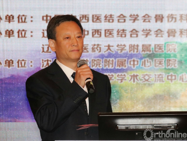 侯德才教授主持_副本.jpg