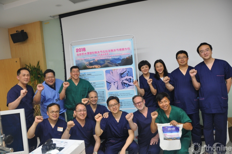 操作坊导师合影,历年的培训推广过程,我们收获了来自国内外腕关节领域领先者的鼎力支持及深厚的友谊_副本.jpg