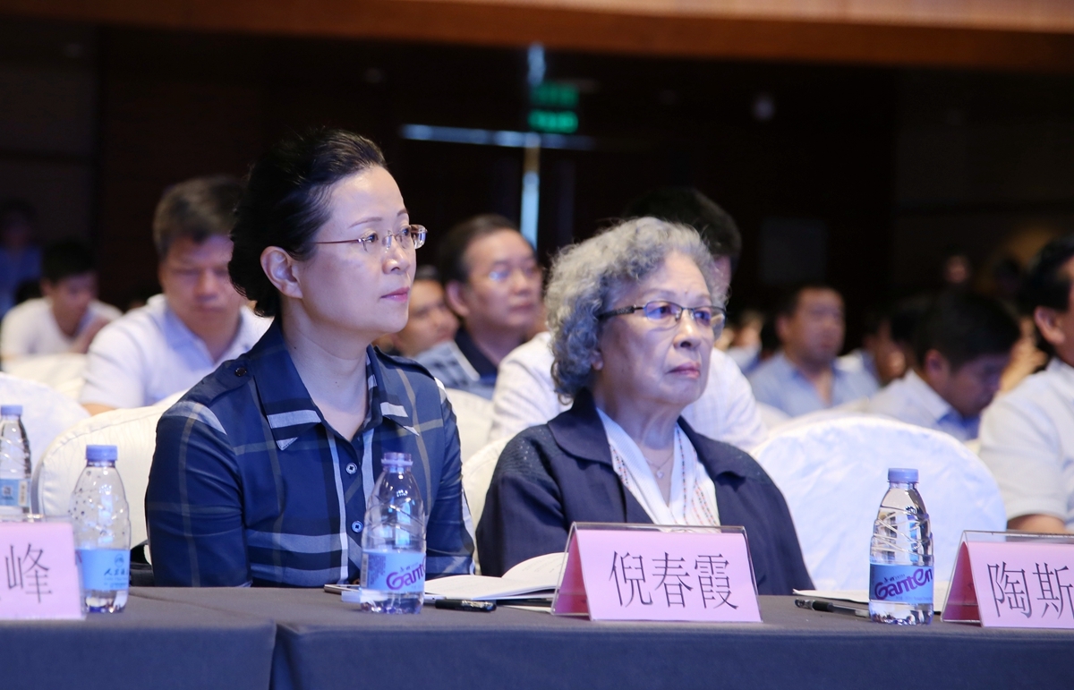 10.民政部社会事务司副司长倪春霞 .jpg